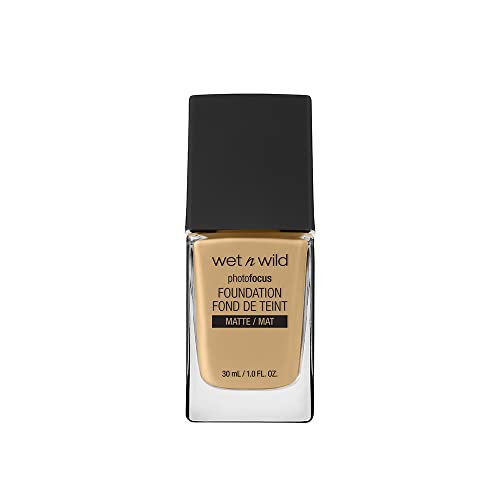 Wet n Wild - Photo Focus Foundation - Fondotinta Beige Dorato - Copertura Intensa, Per una Pelle Impeccabile in Foto - Riduce Linee Sottili, Macchie e Rughe - Golden Beige